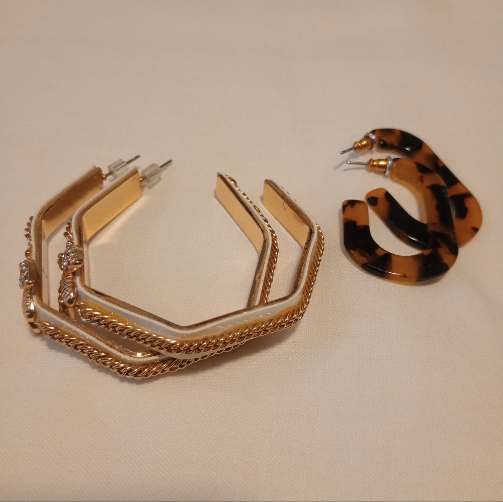 Earrings Costume Gold Tone Bees on Ropes & Plastic Yellow Brown Spotted Set of 2